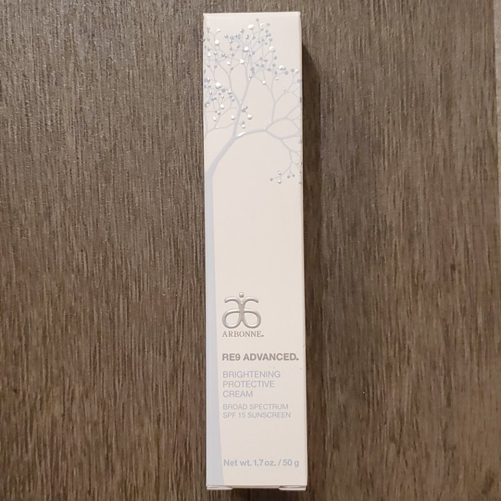 Arbonne re9 Advanced Brightening Protective Cream